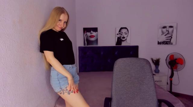 Connect with webcam model MilanaStone: Piercings & tattoos