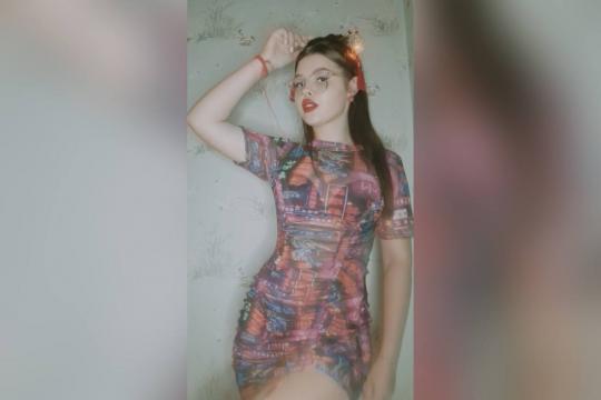 Adult webcam chat with 0000JuicyPeach: Lipstick