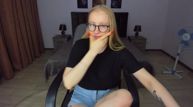 Adult webcam chat with MilanaStone: Glasses