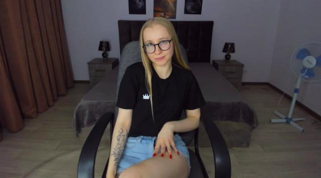 Why not cam2cam with MilanaStone: Piercings & tattoos