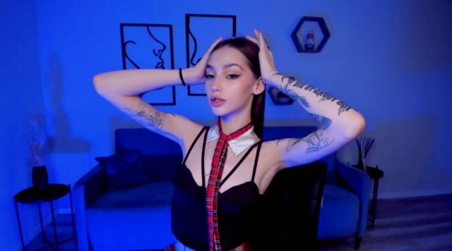 Explore your dreams with webcam model SophieKiss: Latex & rubber