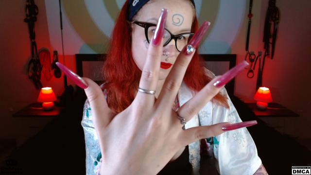 Adult webcam chat with GoddessAmanita: Nails