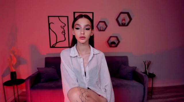 Find your cam match with SophieKiss: Lace