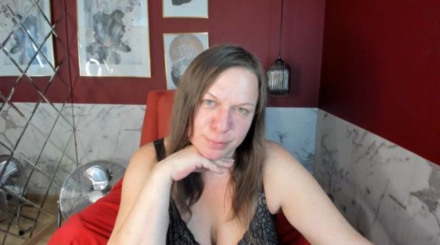 Connect with webcam model KellyPerfection: Sucking