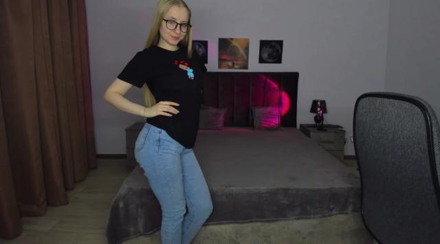 Connect with webcam model MilanaStone: Ask about my other interests