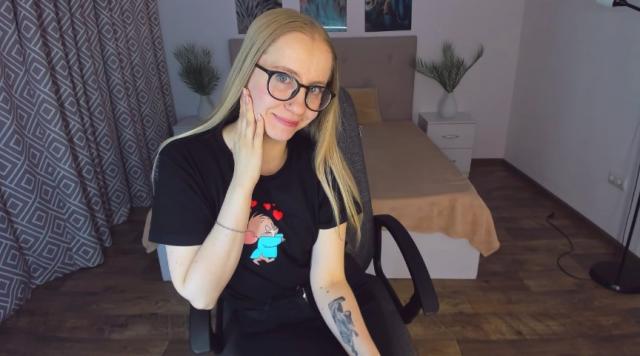 Why not cam2cam with MilanaStone: Piercings & tattoos