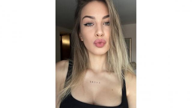 Visit LenaRose profile