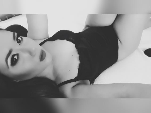 Adult webcam chat with MissElenya: Leather