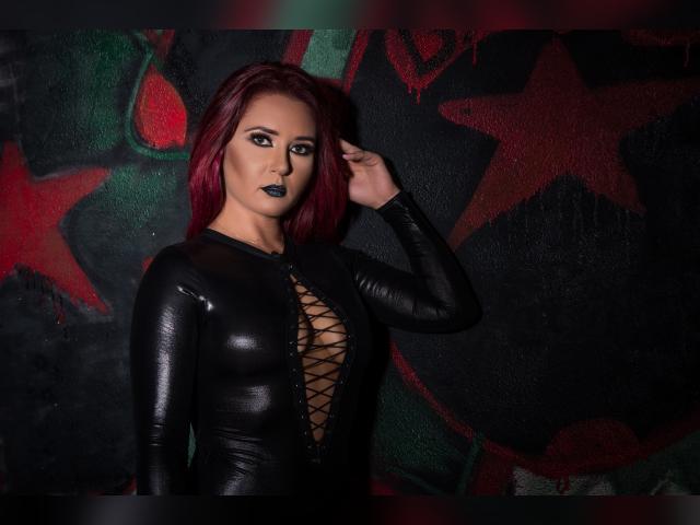 Adult webcam chat with MissElenya: Masks