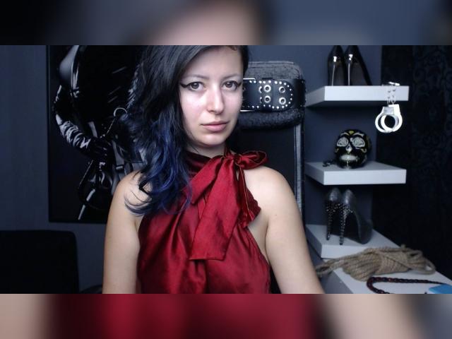 Welcome to cammodel profile for MissReine: Lipstick