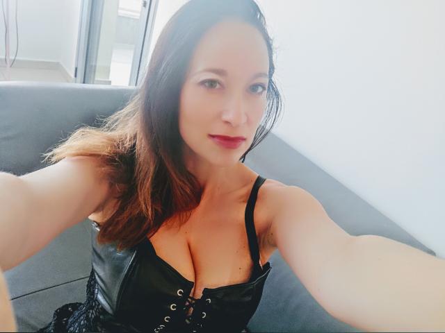 Connect with webcam model MISSEMANUELL: Dominatrix