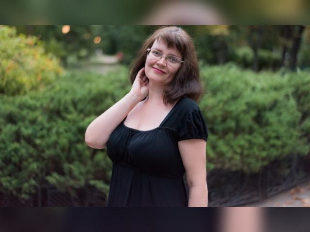 Welcome to cammodel profile for QueenOFTheHeart