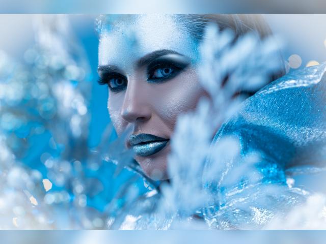 Connect with webcam model MissElenya: Lingerie & stockings