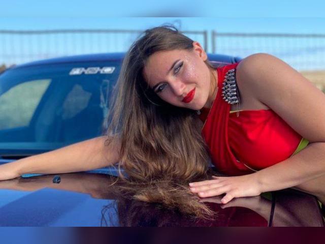 Start video chat with MaryShake