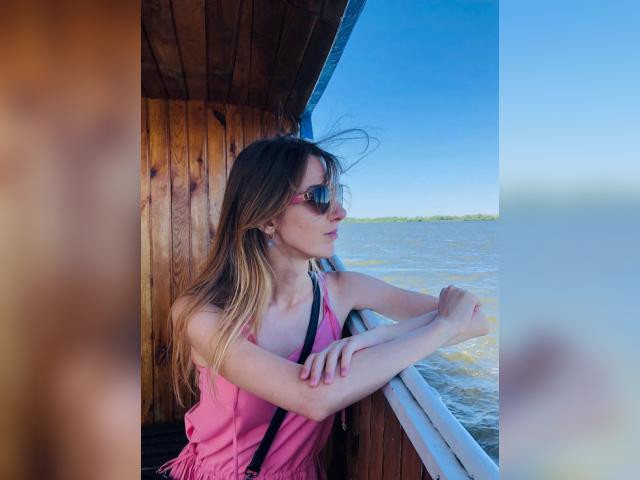 Find your cam match with Nastyyaaa21: Smoking