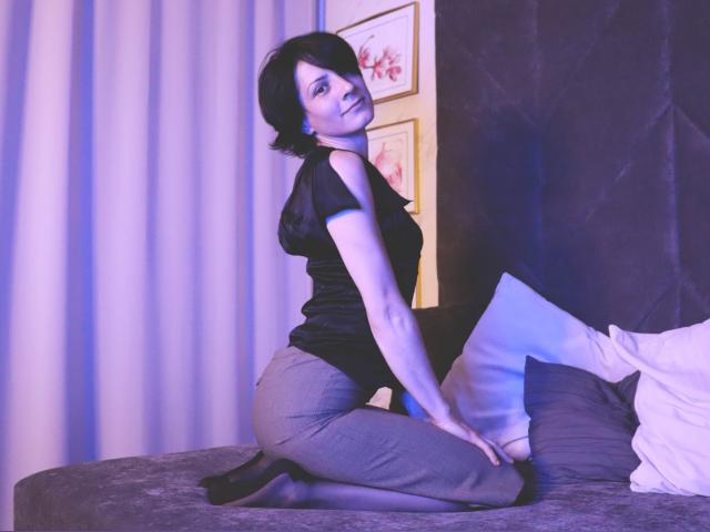 Why not cam2cam with LorenDaze: Outfits