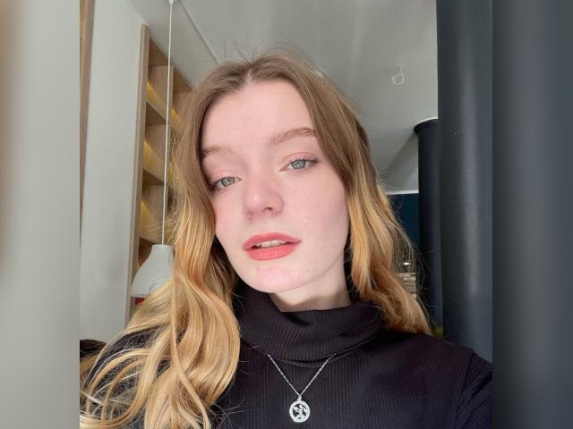 Connect with webcam model MissKattiee: Ask about my other interests