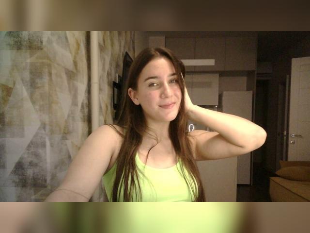 Explore your dreams with webcam model MaryShake