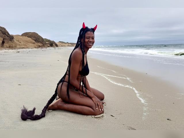 Find your cam match with EmmyLi: Conversation