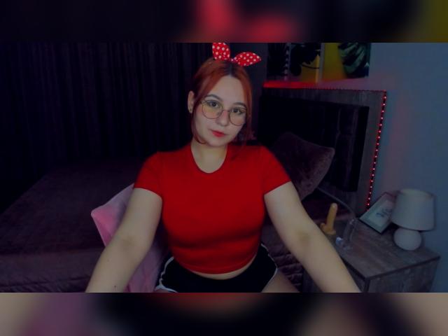 Connect with webcam model EsterLovely: Piercings & tattoos