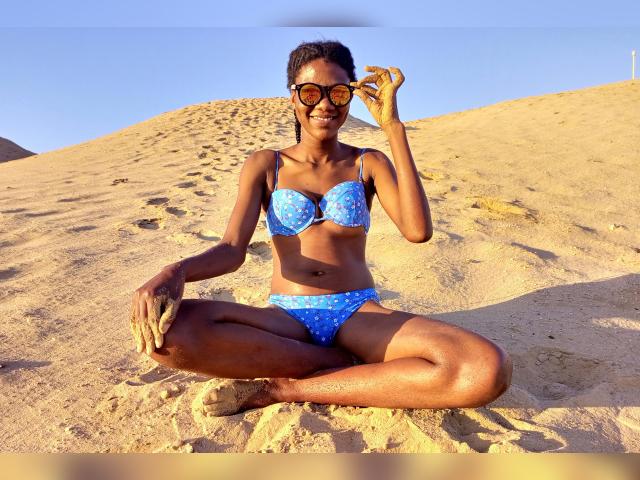Start video chat with EmmyLi: Conversation