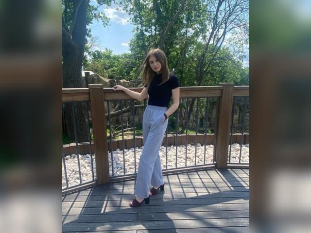 Connect with webcam model 001GOODGIRL: Kissing
