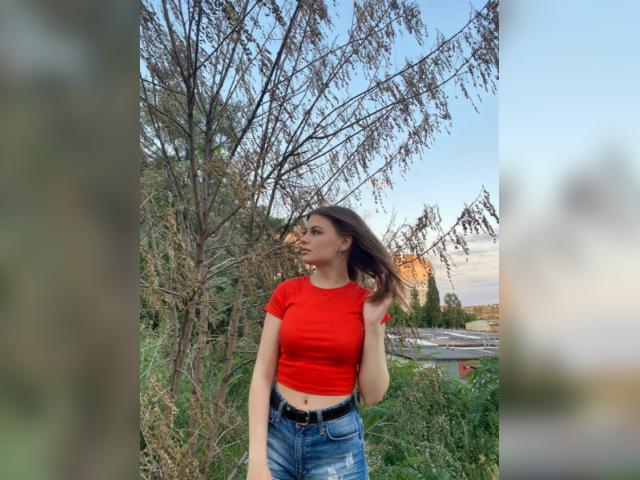 Welcome to cammodel profile for 001GOODGIRL: Kissing