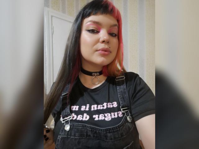 Find your cam match with CutiePie3: Smoking