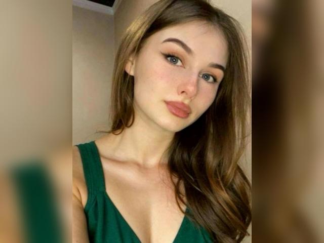 Explore your dreams with webcam model 001GOODGIRL: Fitness