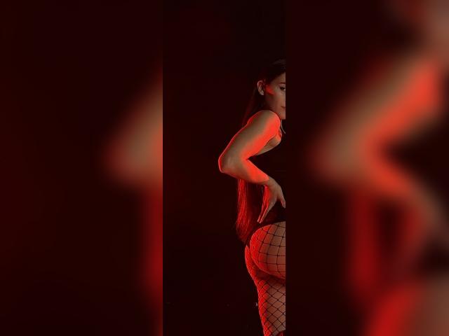 Connect with webcam model MaryShake