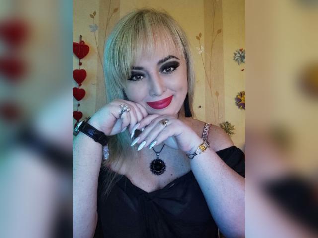 Connect with webcam model CuteDimple