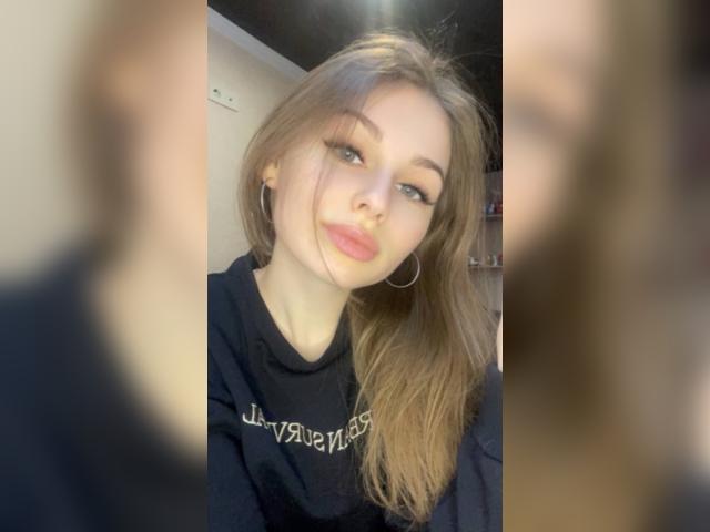 Welcome to cammodel profile for 001GOODGIRL: Kissing