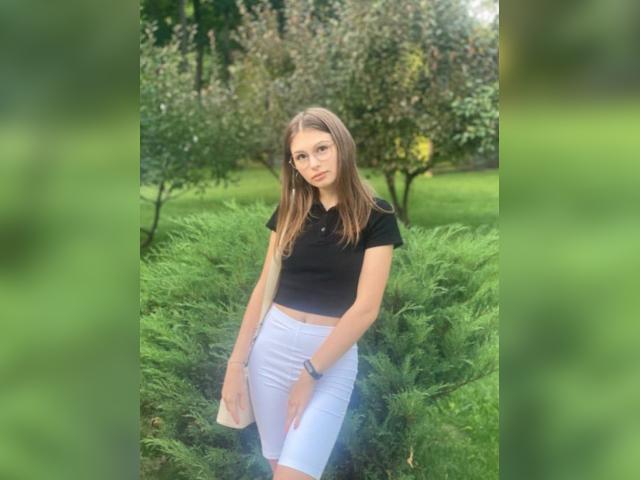 Explore your dreams with webcam model 001GOODGIRL: Fitness