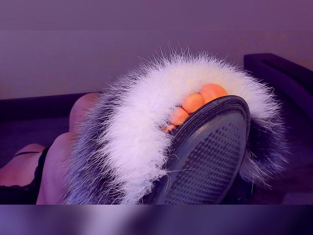 Why not cam2cam with LadyLinda777: Ice Cubes