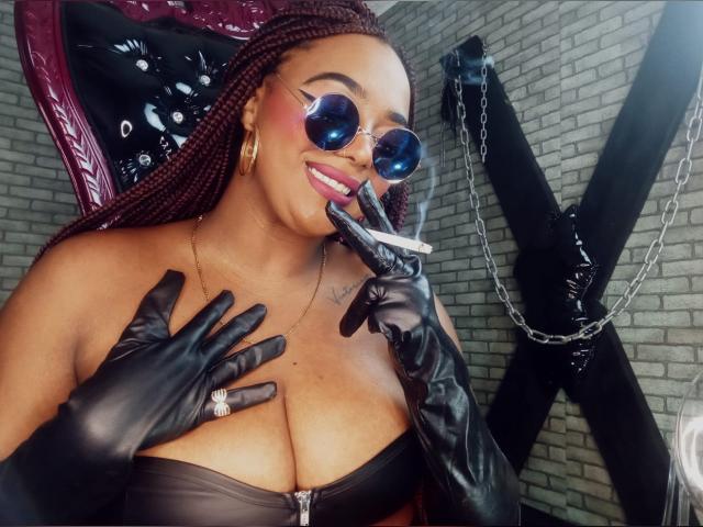 Connect with webcam model valeskajackson: Foot fetish