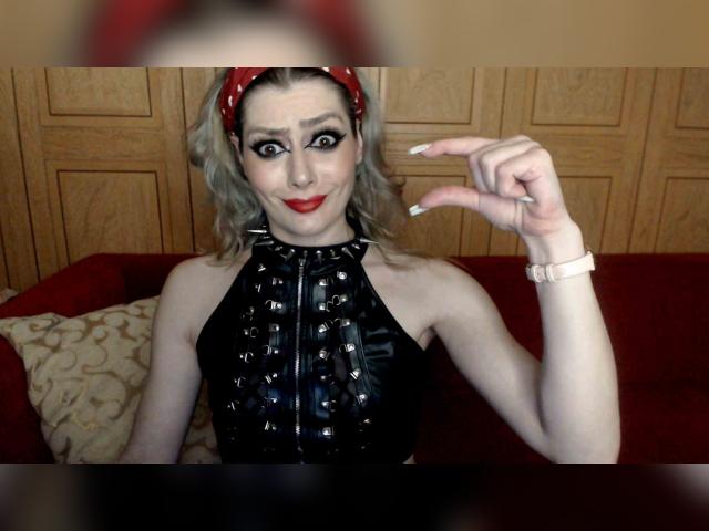 Connect with webcam model QueenJessica: Ice Cubes