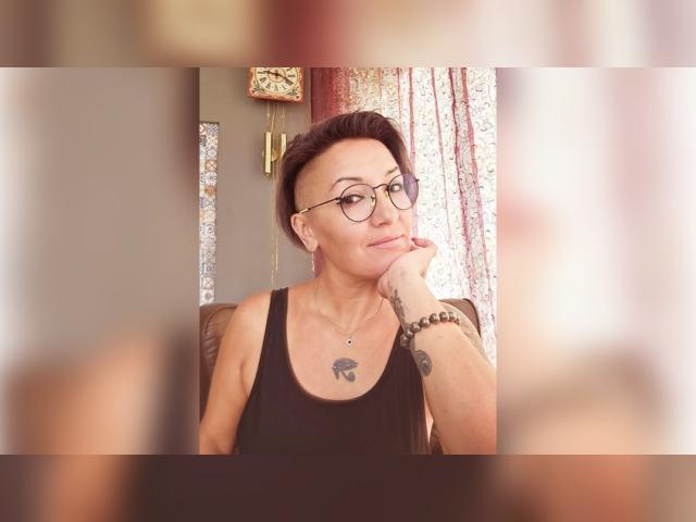 Welcome to cammodel profile for Cherrys: Travel