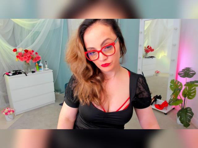 Adult webcam chat with AdelaideRosabel: Make up