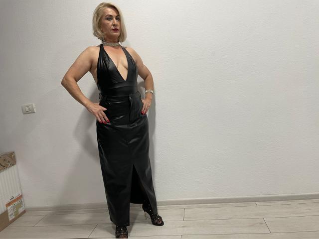 Connect with webcam model DommeNadia: Flashing