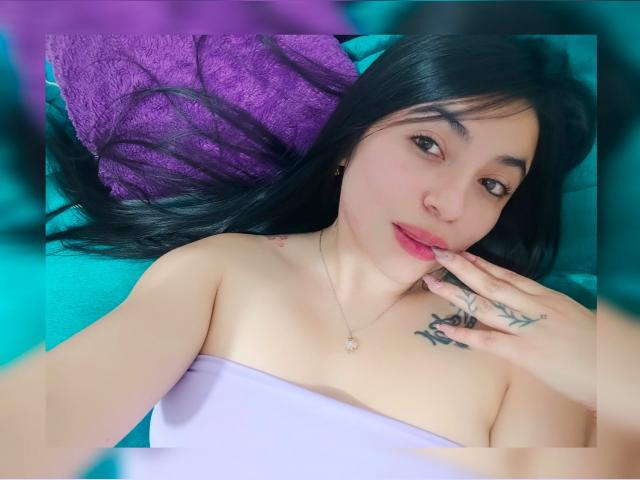 Watch cammodel Sahiian: Penetration