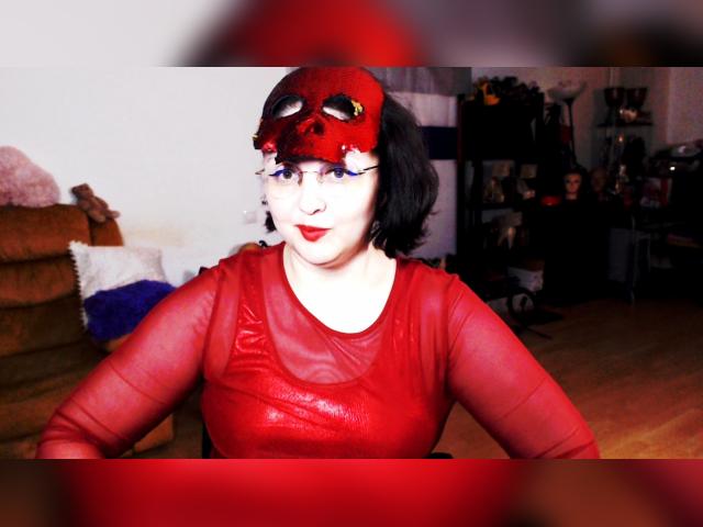 Connect with webcam model ImperatrizaSADO: Gloves