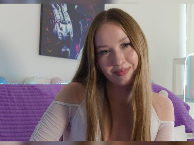 Find your cam match with LISAnn: Kissing