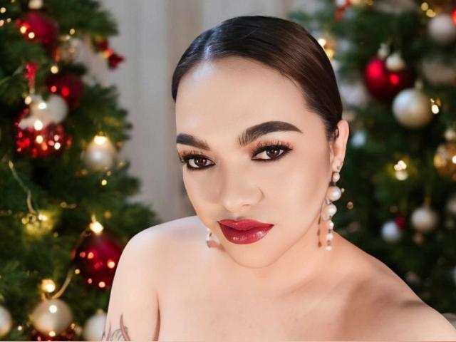 Explore your dreams with webcam model DominantSanya: Role playing