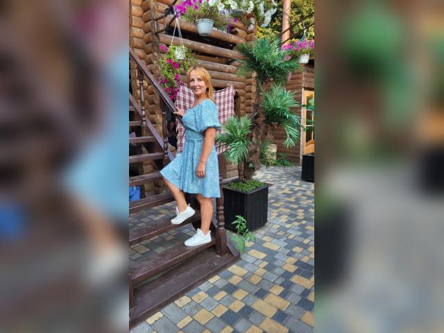 Connect with webcam model Candy45: Dancing