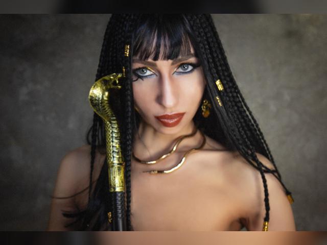 Find your cam match with MeganLuxstar: Lingerie & stockings