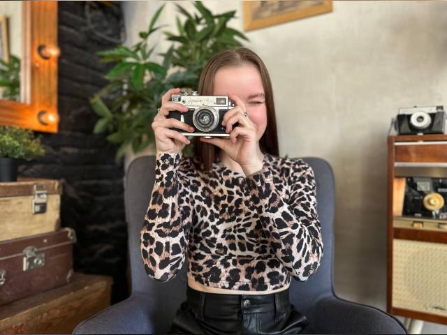 Why not cam2cam with EvaLaFlower: Outfits