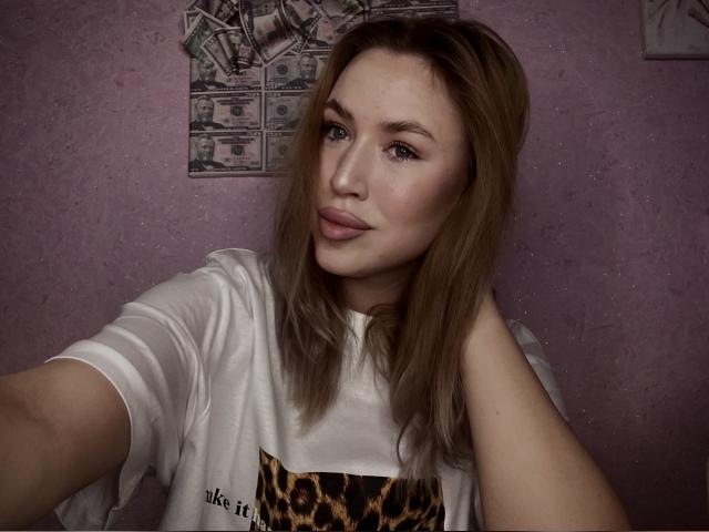 Adult chat with yourstrawberry: Lingerie & stockings