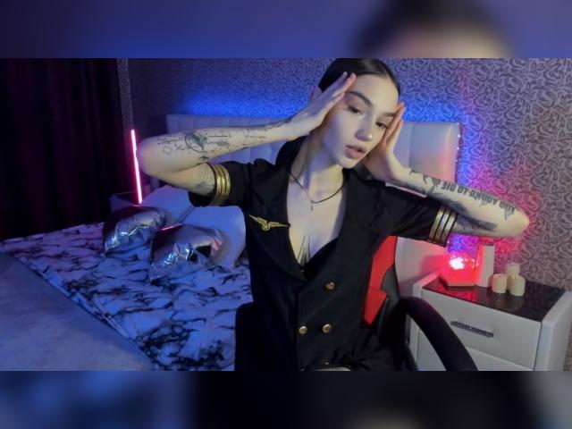 Explore your dreams with webcam model SophieKiss: Smoking