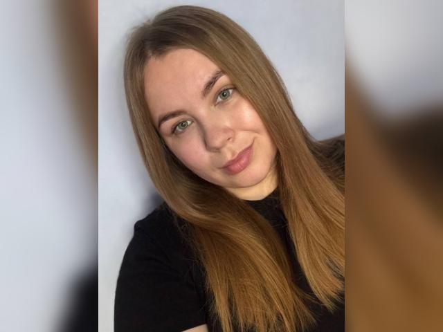 Adult chat with HoneyBreeze