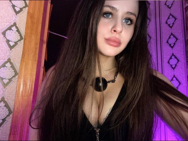 Welcome to cammodel profile for babyfox: Dominatrix